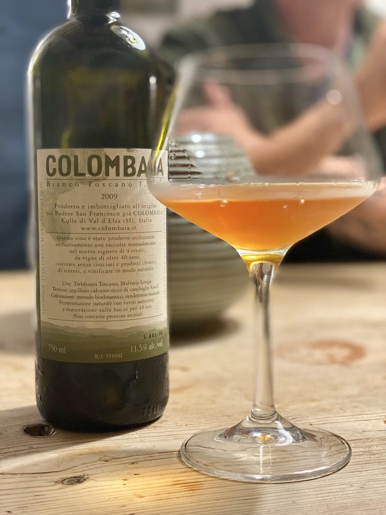 Orange wine im Glas